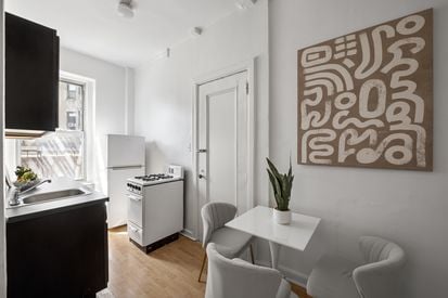 417RSD5Fkitchen2-Jacob-Wood-real-estate-manhattan-morningside-heights-studio