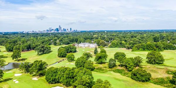 Living in Country Club Heights, Plaza Shamrock & …