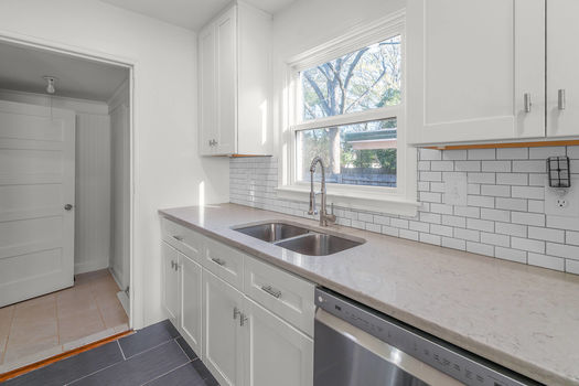 2400 Markham Court Charlotte NC kitchen