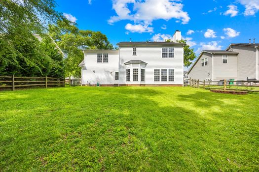 backyard to house