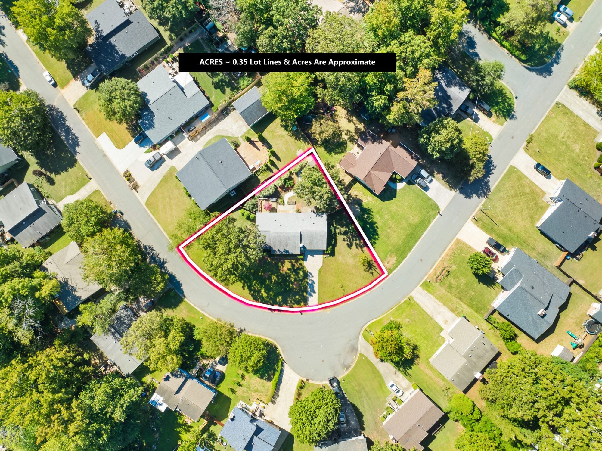 Aerial view of the 0.34-acre lot at 4900 Cricklewood Lane