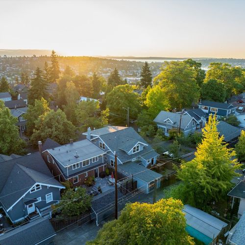 How to Sell Your Seattle Home for Top Dollar in a Shifting Market