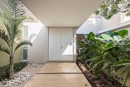 91c18b81714e703bc1a18635a8832a18