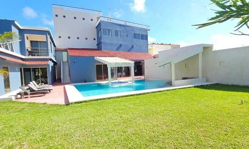 Beach Estate Paradise in Chelem