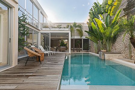 ebb6b9733ec7993ce9c84ce3a4f6059f