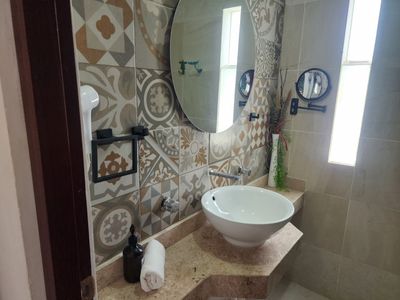 8b1cf622-c3e6-46d8-8895-a6a1113a4ea5