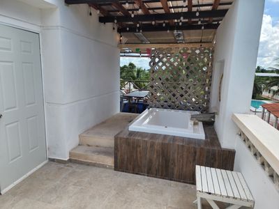 9fa8f38e-f298-4e18-a1b0-f0bca63f0a2e