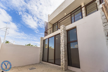 TH.Zyan.Watermark.25