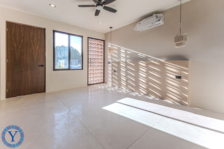 Casa del Zapatero Watermark.15