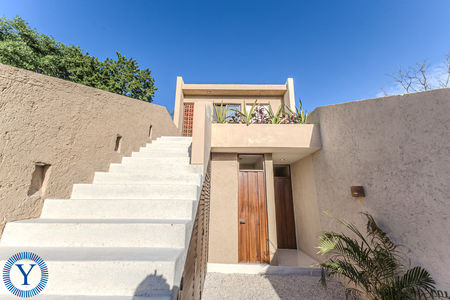 Casa del Zapatero Watermark.25