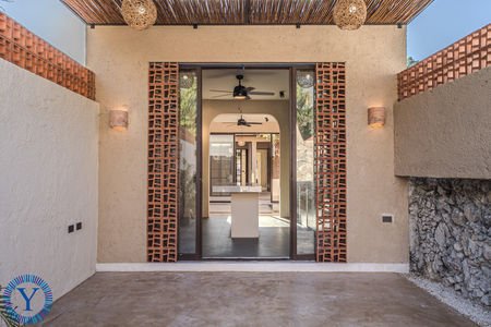 Casa del Zapatero Watermark.29