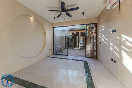 Casa del Zapatero Watermark.36