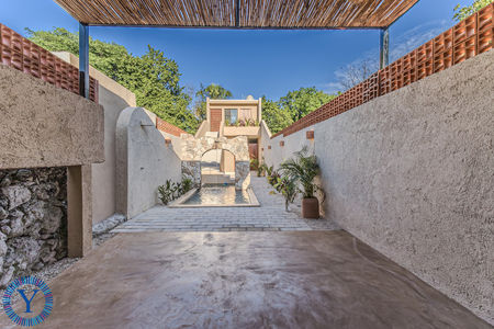 Casa del Zapatero Watermark.4