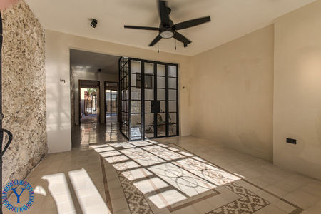 Casa del Zapatero Watermark.49