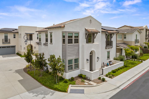 002_hivemedia_444_clubhouse_drive-2-2_948