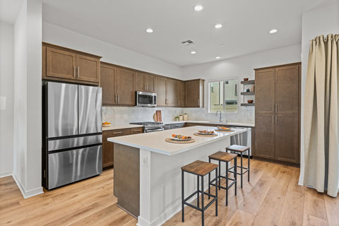 010_hivemedia_444_clubhouse_drive-5_263