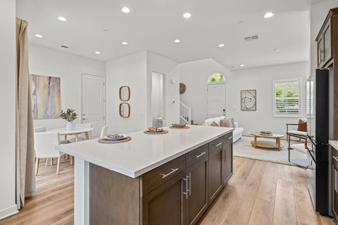 013_hivemedia_444_clubhouse_drive-8_628