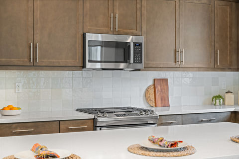 014_hivemedia_444_clubhouse_drive-29_365