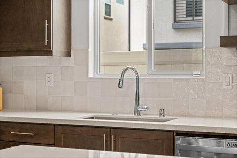 015_hivemedia_444_clubhouse_drive-26_210