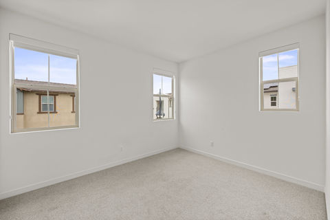 025_hivemedia_444_clubhouse_drive-17_353