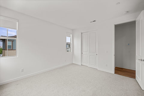 026_hivemedia_444_clubhouse_drive-16_172