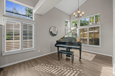 006_hivemedia_7083_zubaron_lane-4_100