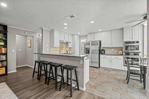 010_hivemedia_7083_zubaron_lane-8_521