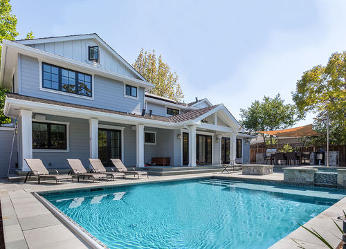 Custom-Home-Back-Yard-Pool