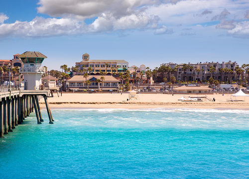 Huntington-beach-Surf-City-USA-pier-view
