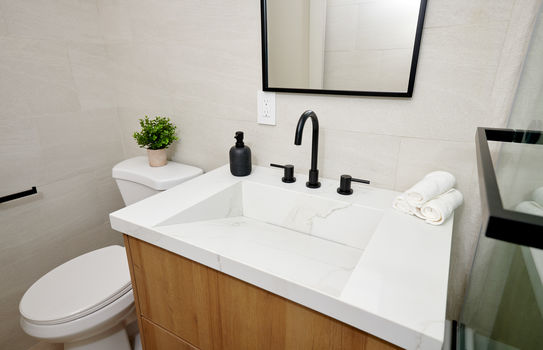 25-615-s-hazelwood-st-anaheim-listing-04