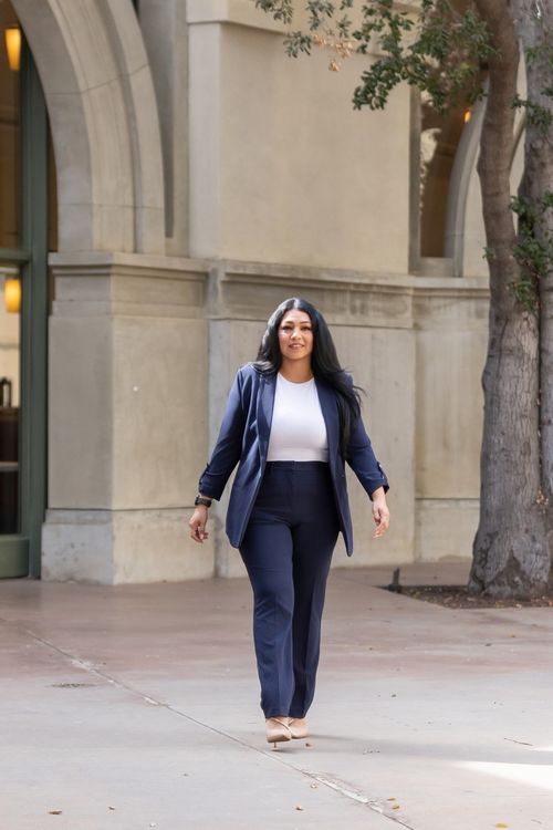 Leslie Full Body