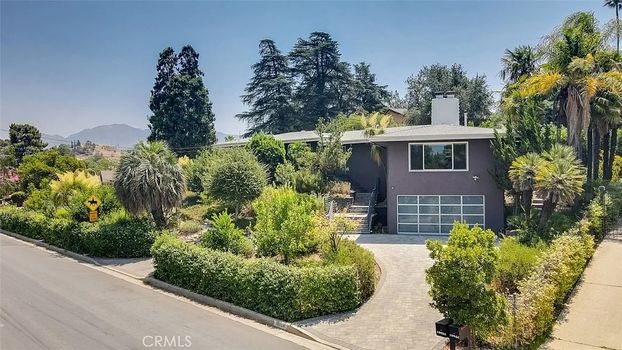 2160a0eb727055422bb3d615d6a17999-uncropped_scaled_within_1536_1152