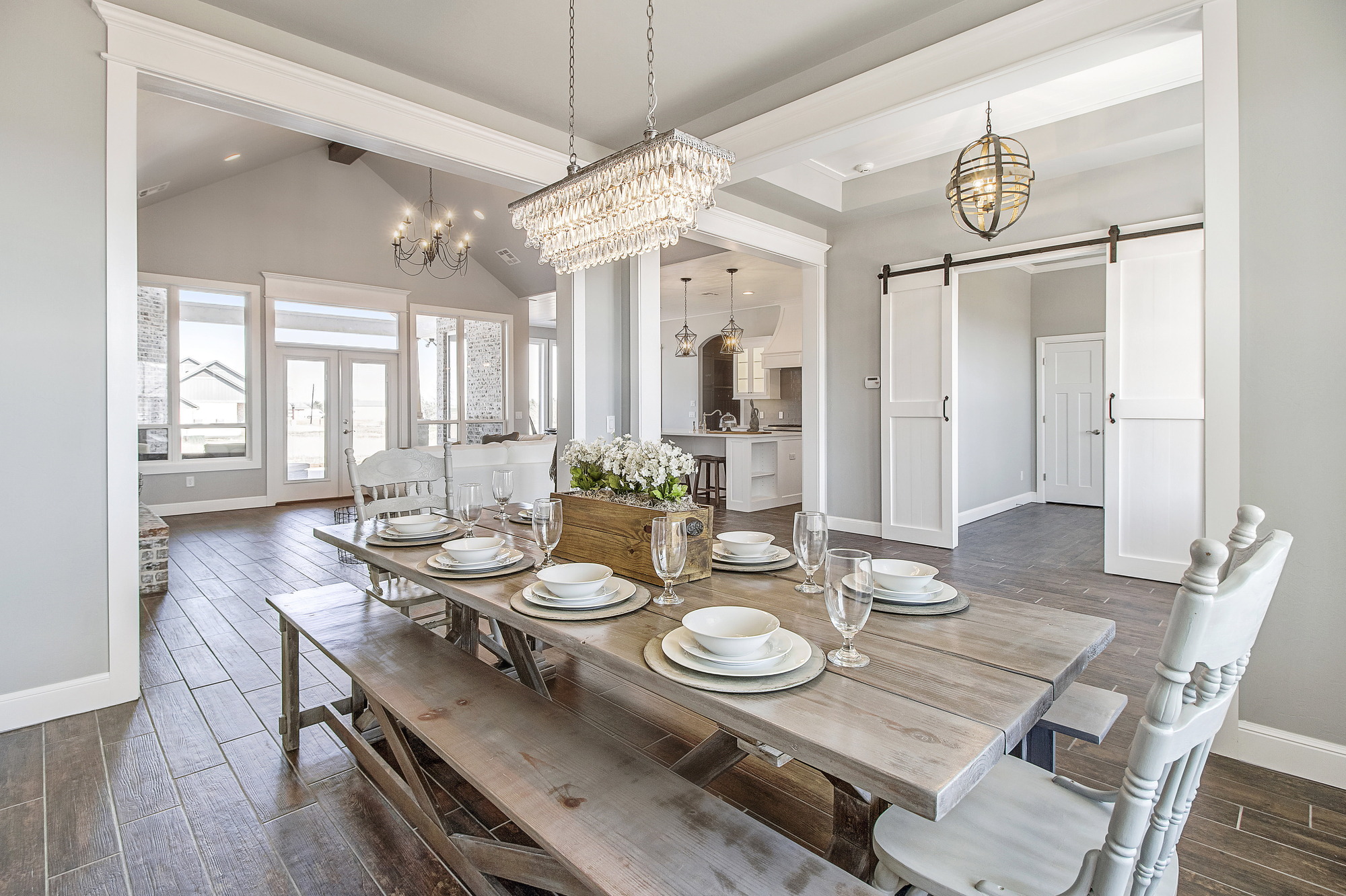 modern farmhouse dining room