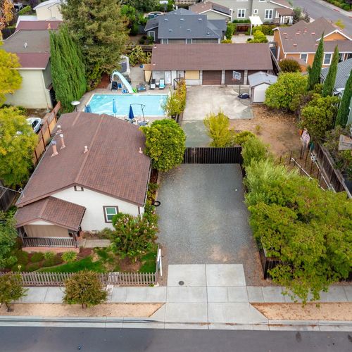 Building Your Dream Home and Living in the Gem of Napa Valley: A Yountville Dream