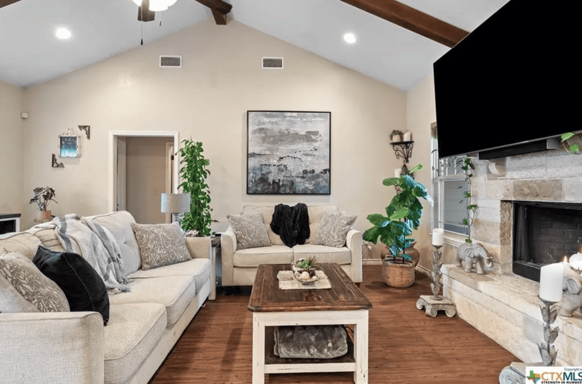 Canyon Ridge Temple TX living room interior