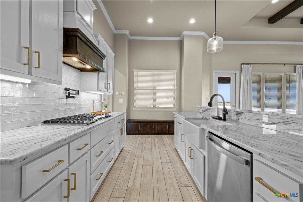 Hartrick Ranch gourmet kitchen, Temple TX