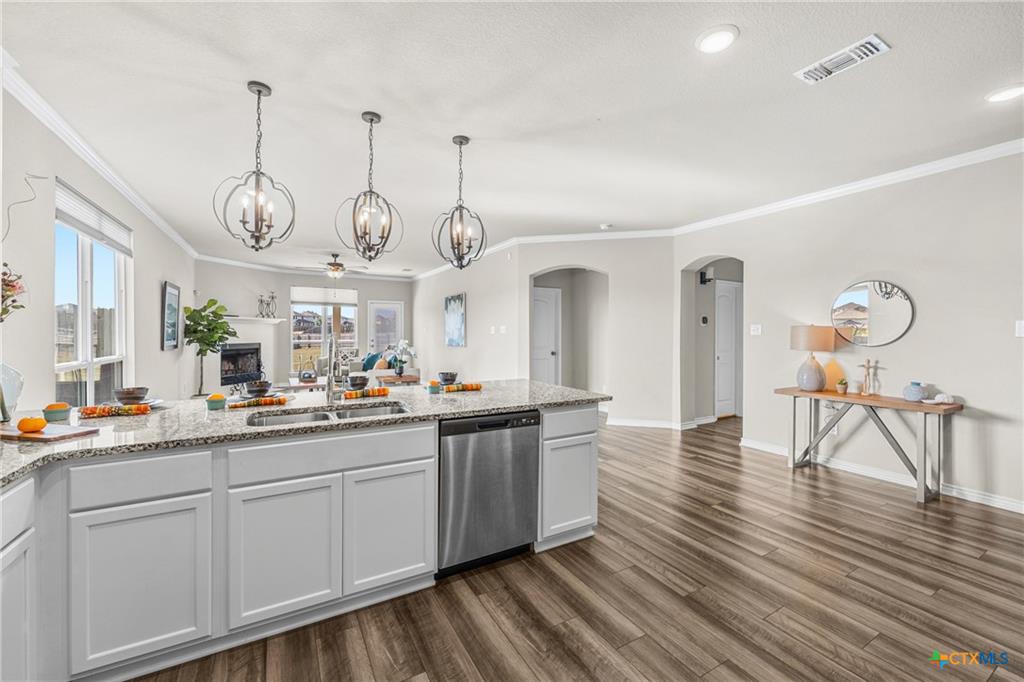 Lake Pointe kitchen interior