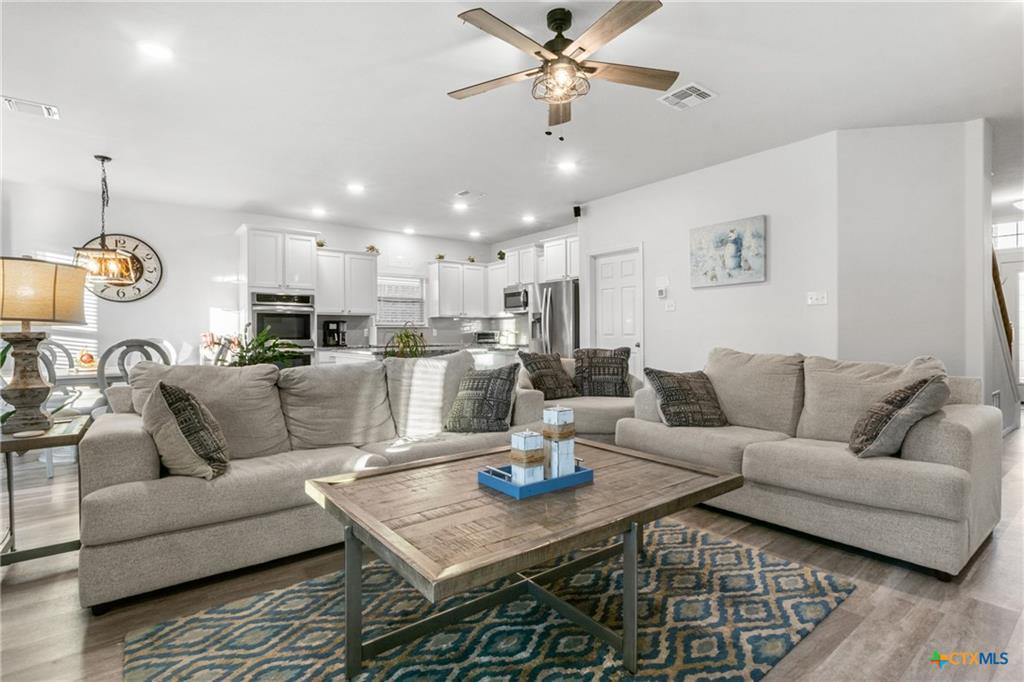 Lake Pointe open concept living room — family-friendly design