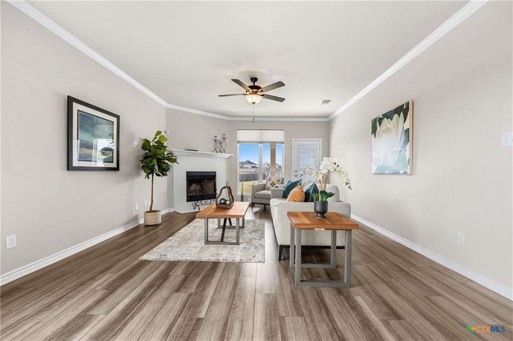 Stylecraft Builders Lake Pointe living room with premium finishes