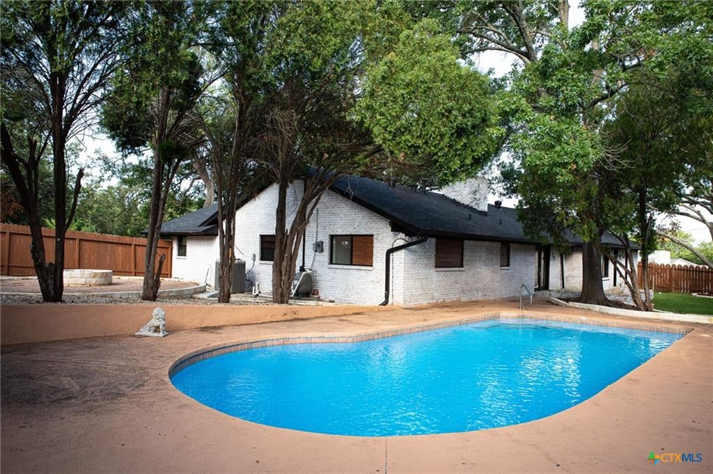 Western Hills backyard with pool