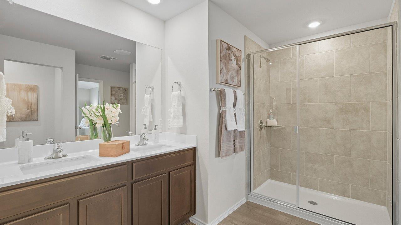 DR Horton bathroom