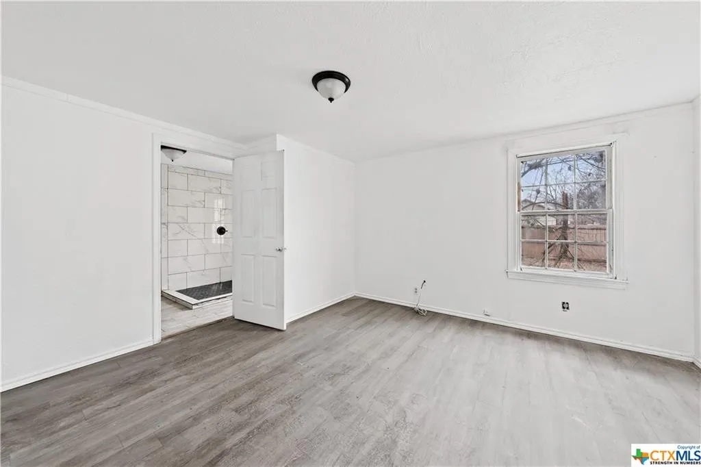 918 N 13th master bedroom