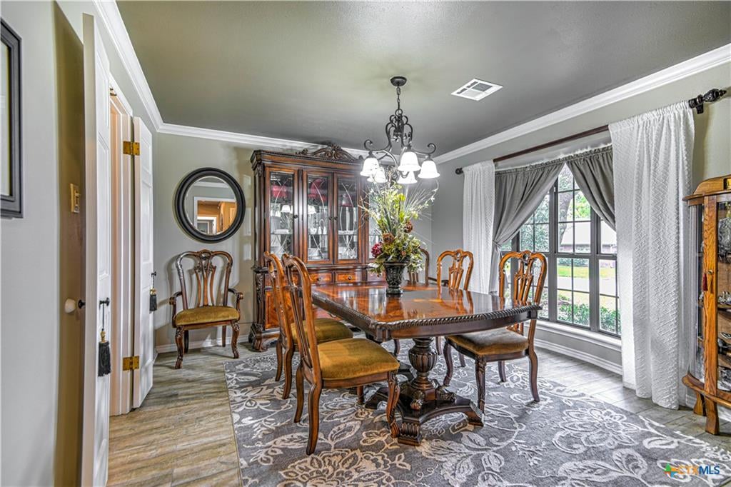 Dining room in a Cliffs of Canyon Creek home