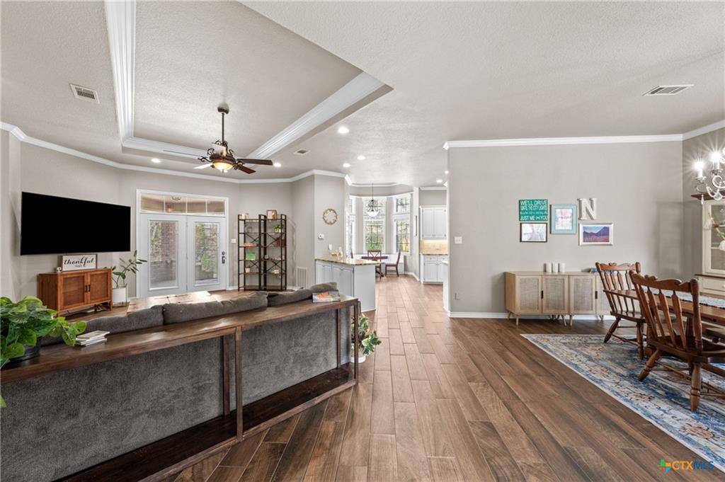 Open-concept living space in Cliffs of Canyon Creek