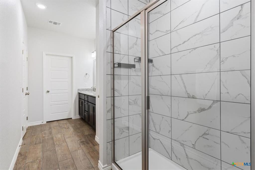 Flintrock Builders modern bathroom with walk-in shower