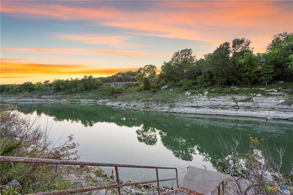 True lakefront home with direct Belton Lake water frontage in Morgan's Point Resort