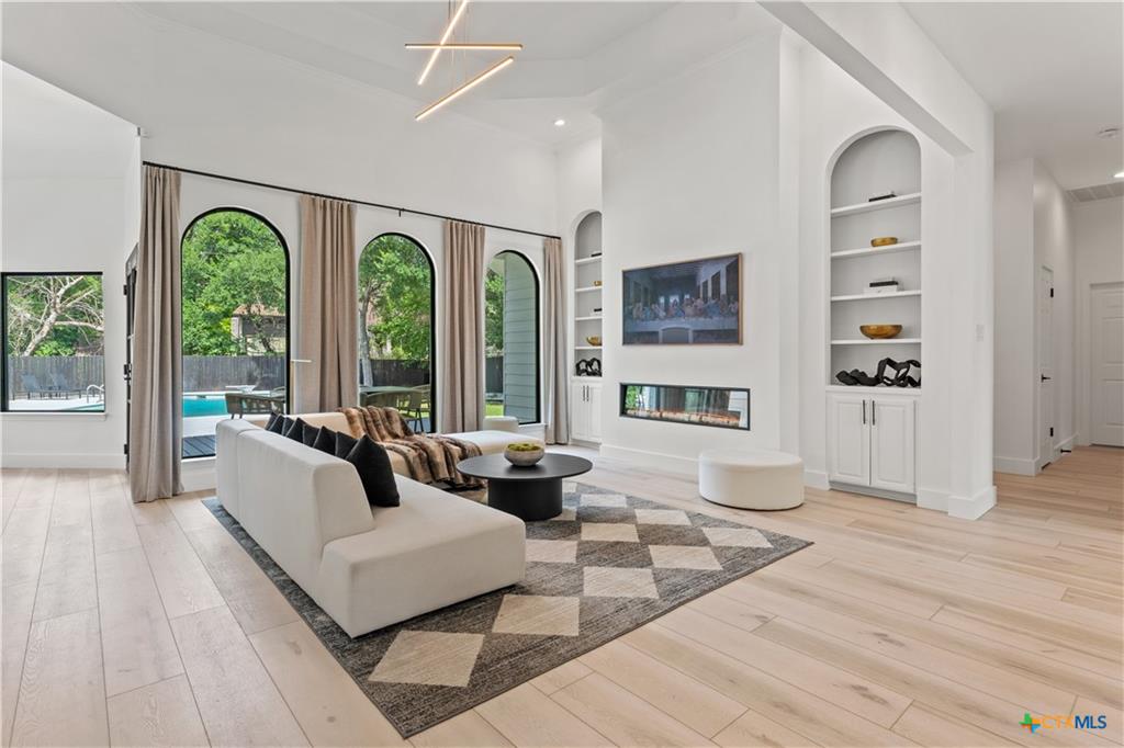Second living space in a Mill Creek home