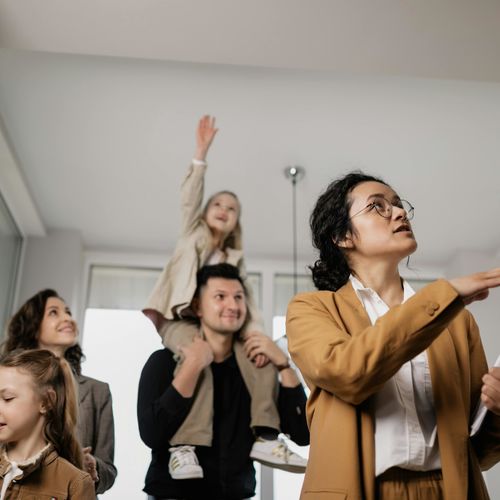 Real Estate Agent Vs Broker: What's the Difference?