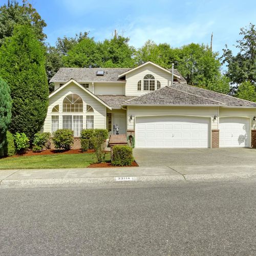 Why Some Homes Are Still Getting Multiple Offers (While Others Sit)