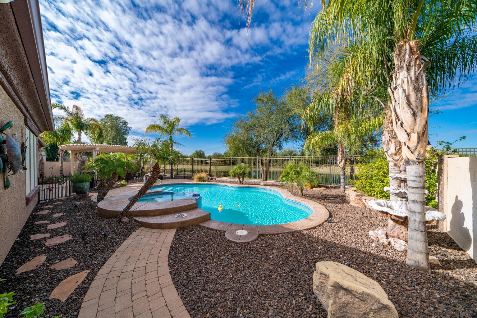 20191206231726770553000000-o